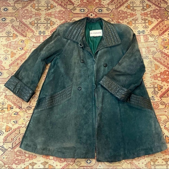 Vintage Jackets & Blazers - Beautiful Vintage Forest Green Suede Coat